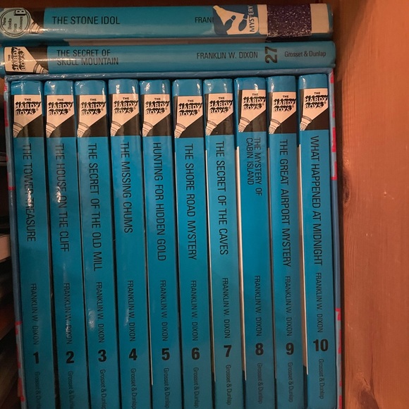 Hardy Boys Book Collection - Picture 1 of 2